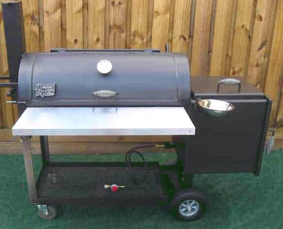 2040 Deluxe BBQ Smoker Pit with Optional Sauce Bowl 